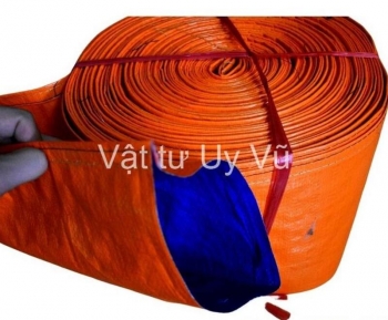 So Sánh Ống Gân Nhựa Và Ống Vải Bạt Hút Bụi
