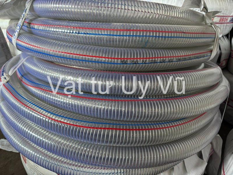 Ống nhựa lõi thép có cấu tạo bên trong là các sợi thép tăng khả năng chịu lực và độ bền tổng thể