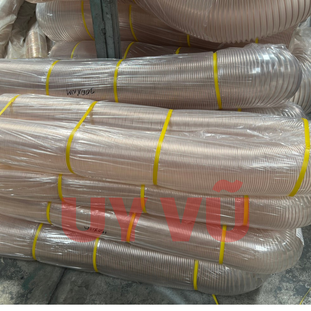 Hệ thống hút bụi PU lõi đồng phi 115mm lắp đặt trong xưởng gỗ công nghiệp