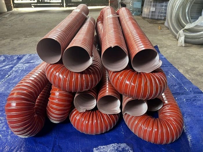 Ống silicon chịu nhiệt được chế tạo từ silicon nguyên chất, giúp ống có khả năng chịu nhiệt cao, chống cháy và kháng hóa chất hiệu quả
