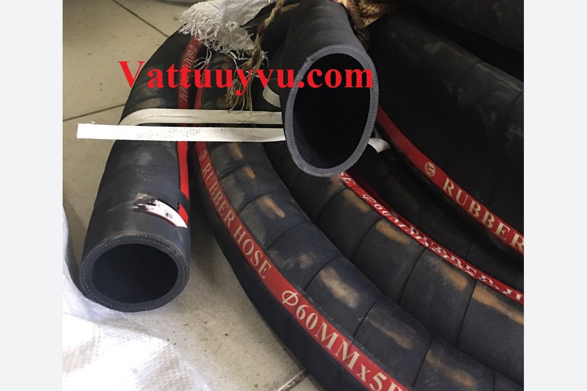 Ảnh thực tế các đoạn ống cao su bố vải màu đen và bề mặt quấn vải