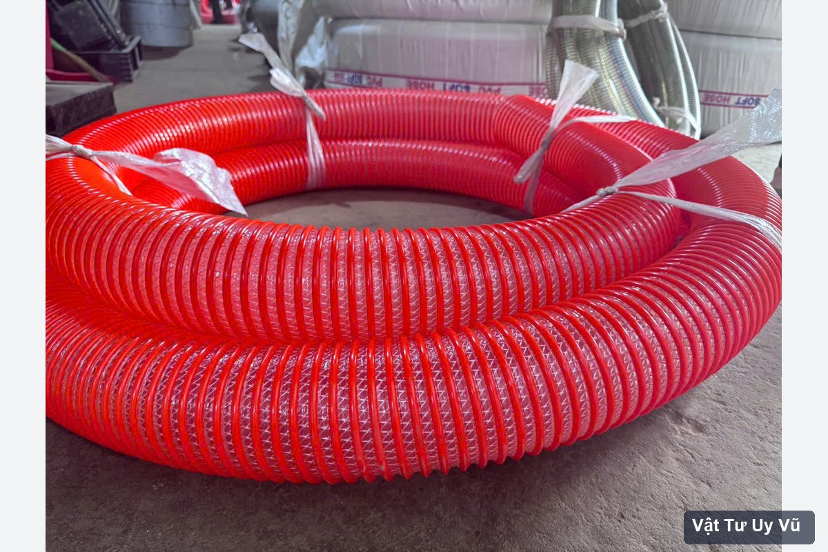 Ảnh gốc cuộn ống PVC gân cam đỏ có lưới sợi trắng trong thành