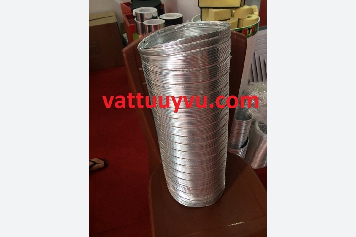 Ảnh thực tế ống nhôm nhún dạng bán cứng với miệng hở và nếp kim loại