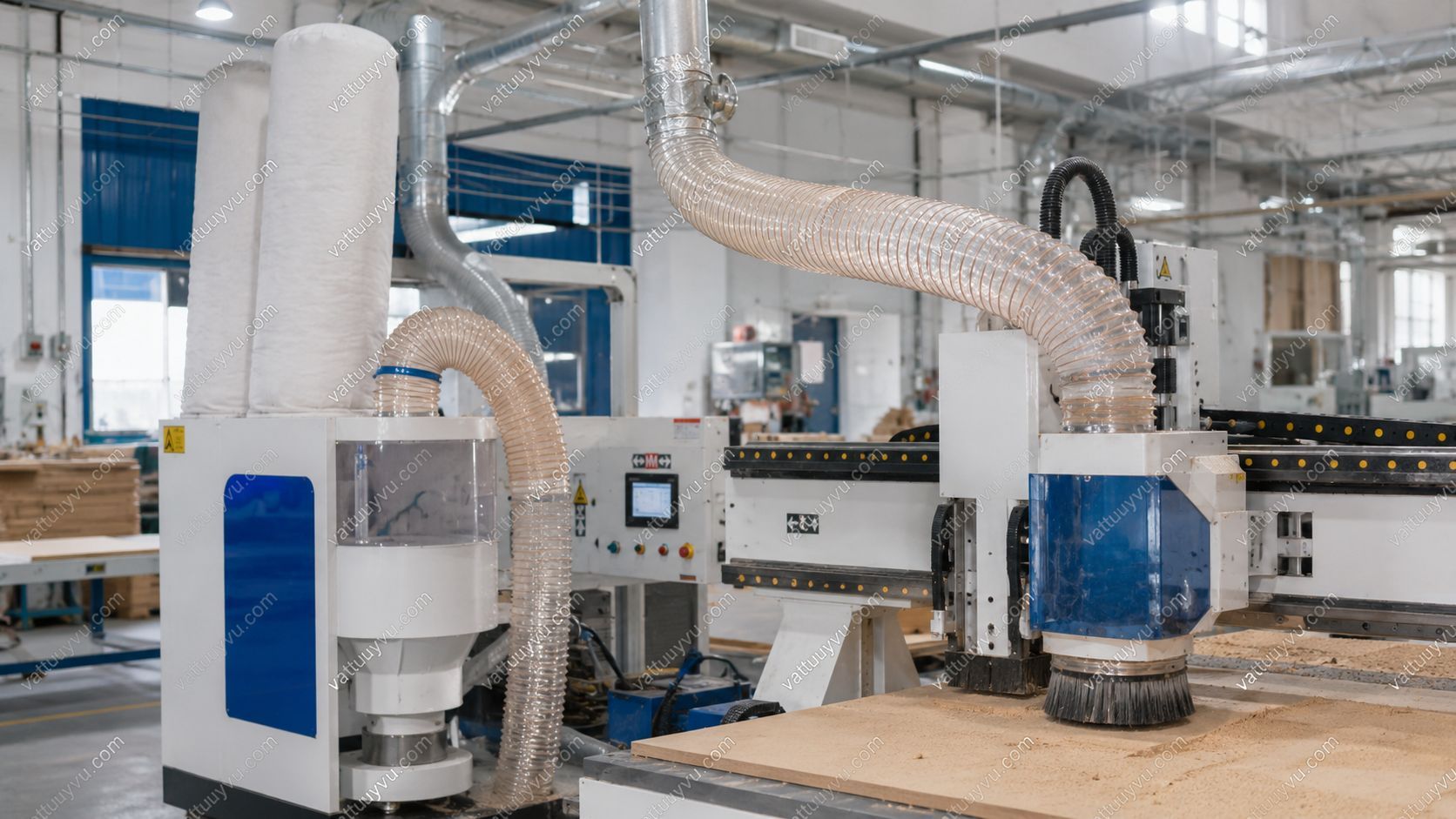 Ống hút bụi PU lõi đồng đang lắp đặt cho hệ thống hút bụi CNC gỗ