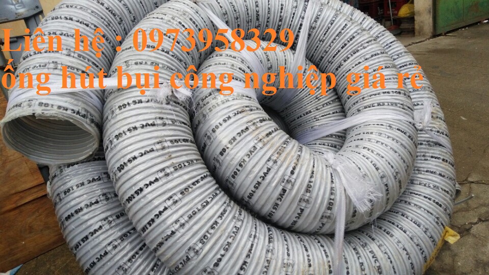 Ống hút bụi gân nhựa phi 200mm lắp đặt trong hệ thống hút bụi nhà xưởng