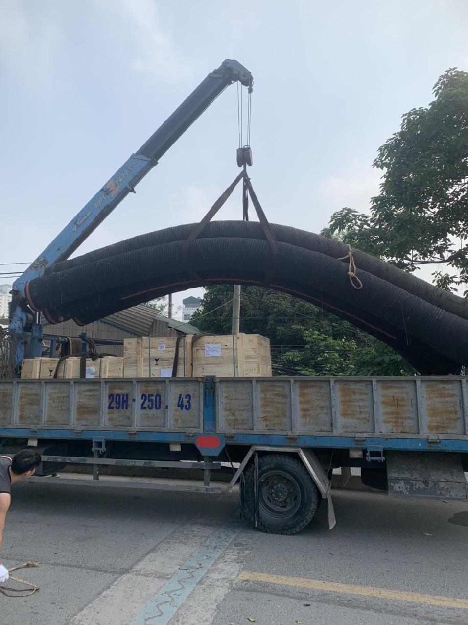 Cấu tạo và ứng dụng của Ống Cao Su Lõi Thép Hút Bùn Nhập Khẩu